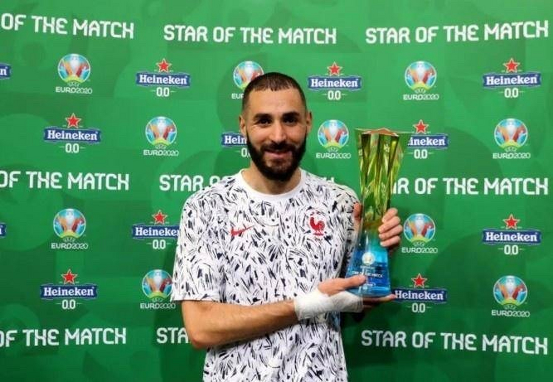 海港成功零封本泽马,门将赛后获得全场最佳的简单介绍